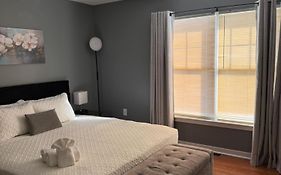 The Grey Escape-Close To Beach Waterpark & Casinos